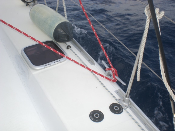 Lazy sheet on the outer leeward cleat