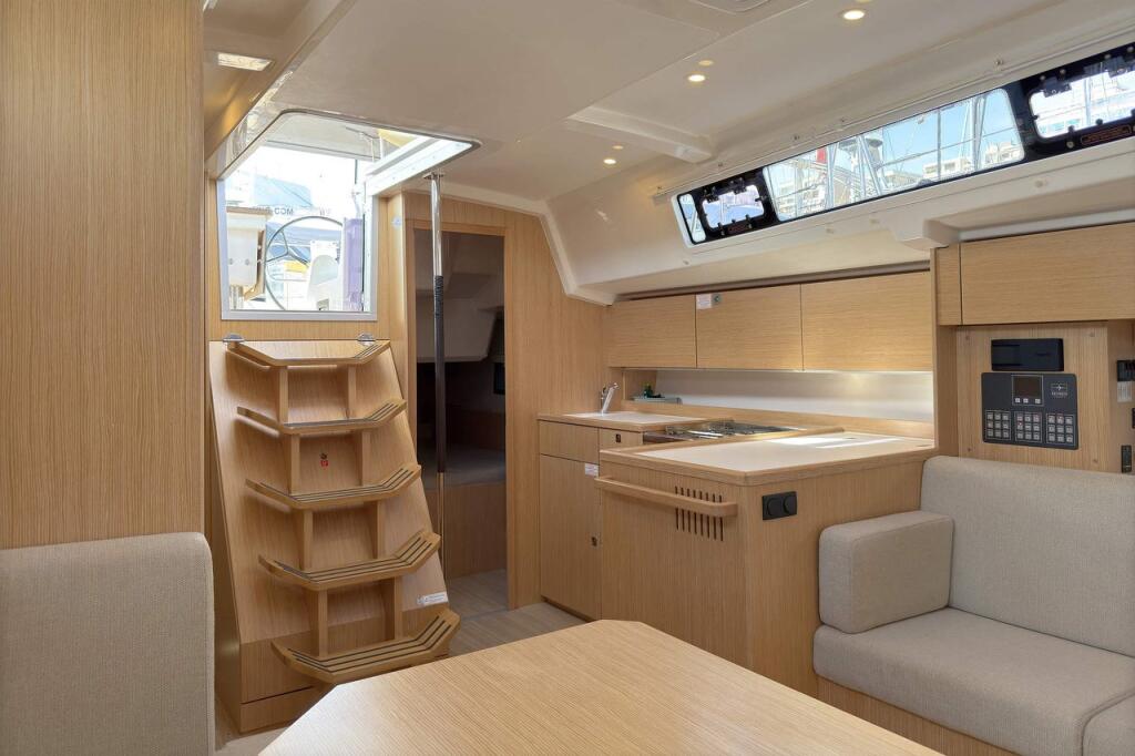 Bavaria C38 Levante