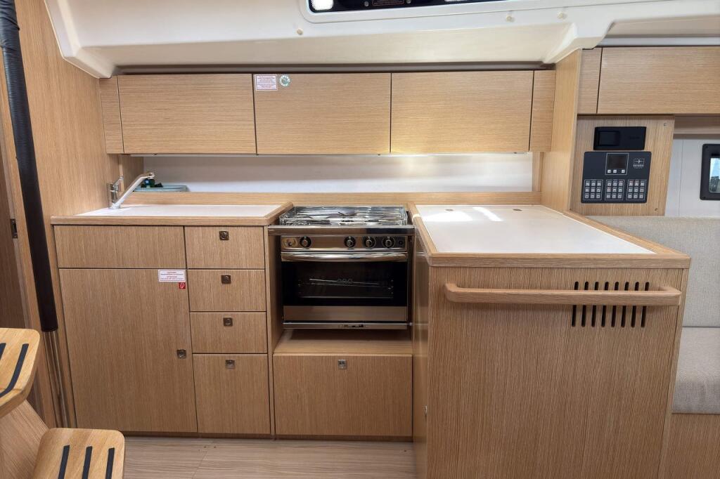 Bavaria C38 Levante