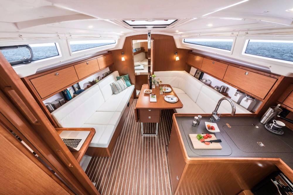 Bavaria Cruiser 34 Larabay