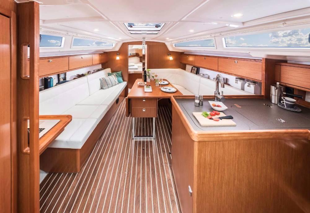 Bavaria Cruiser 34 Little Eva