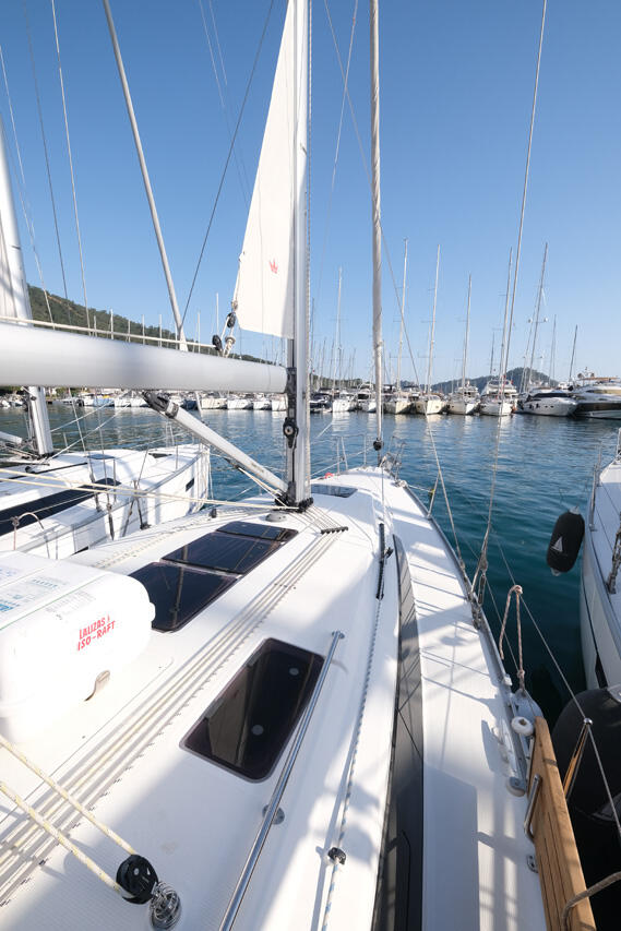 Bavaria Cruiser 37 Crush