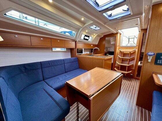 Bavaria Cruiser 37 Maestral