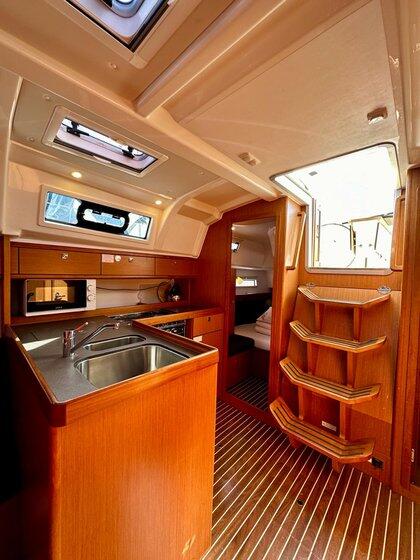 Bavaria Cruiser 37 Emerald