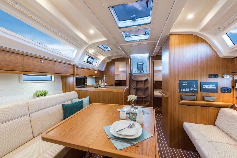 Bavaria Cruiser 37 Maci