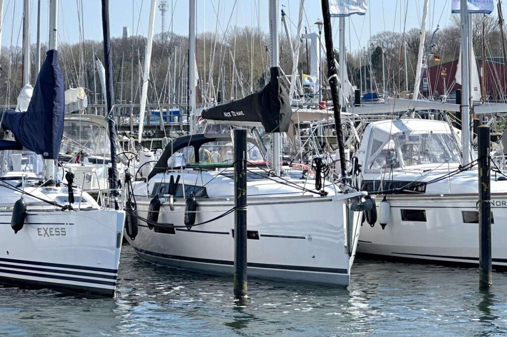 Dufour 382 GL Nice to Have