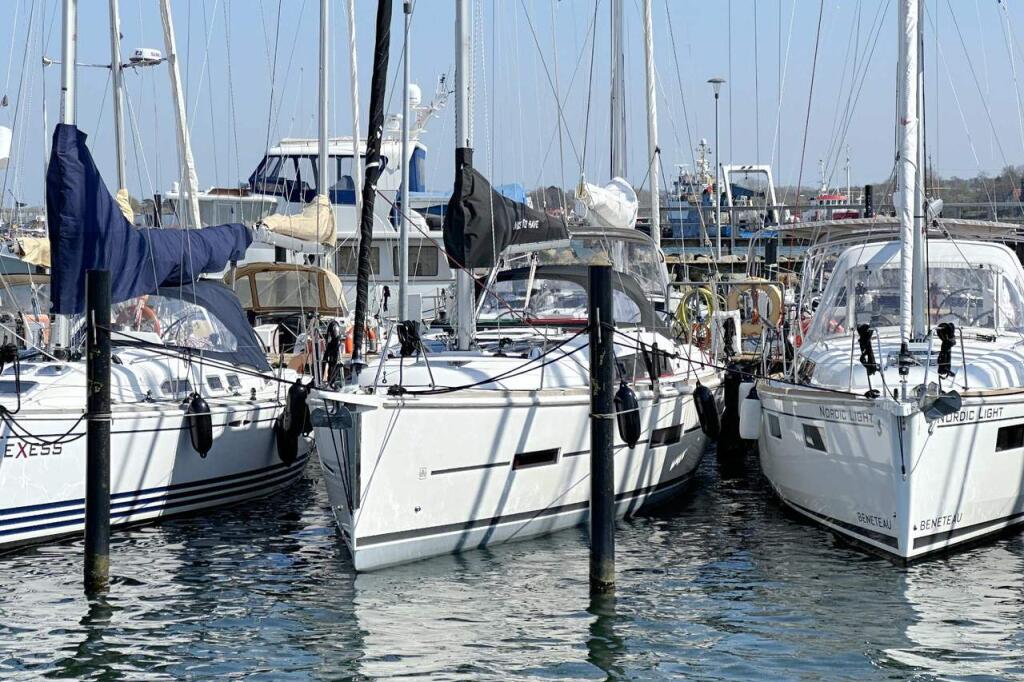 Dufour 382 GL Nice to Have