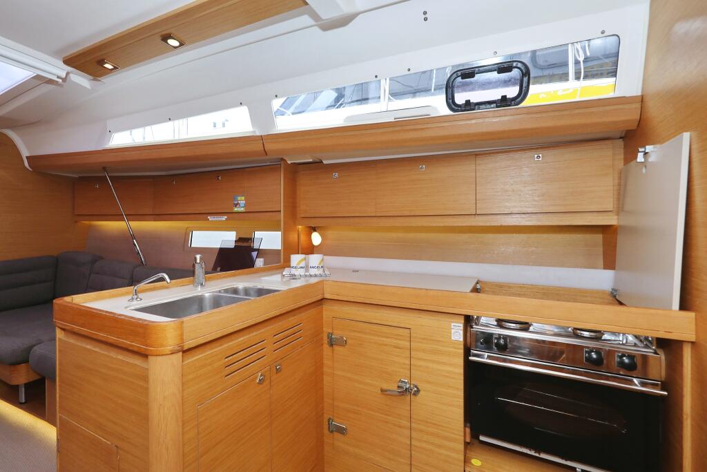 Dufour 412 GL Family Office