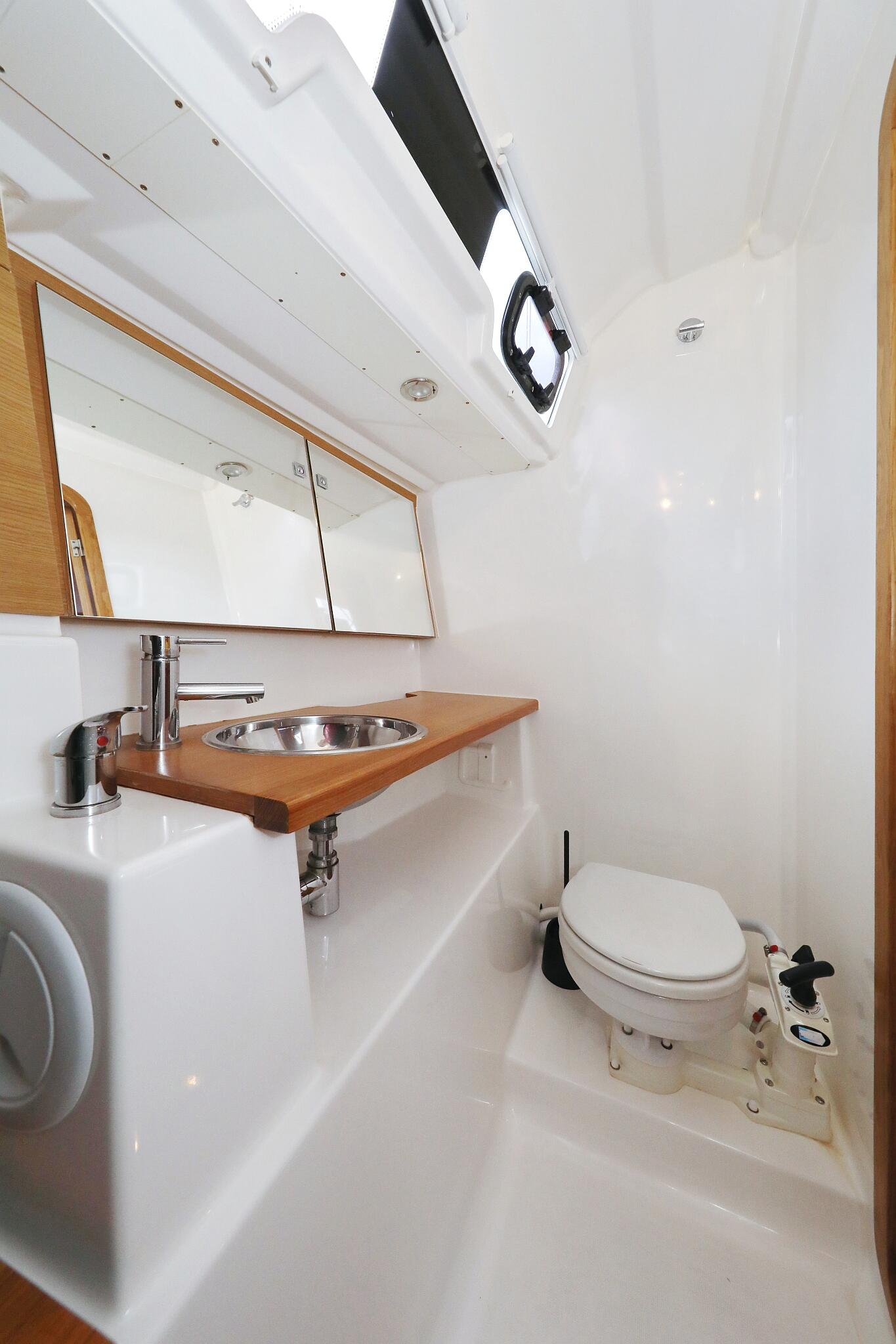 Dufour 412 GL Family Office