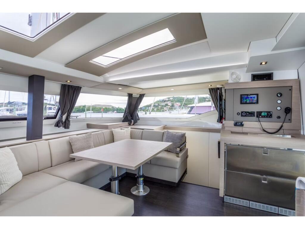 Fountaine Pajot Elba 45 Bikini Bottom