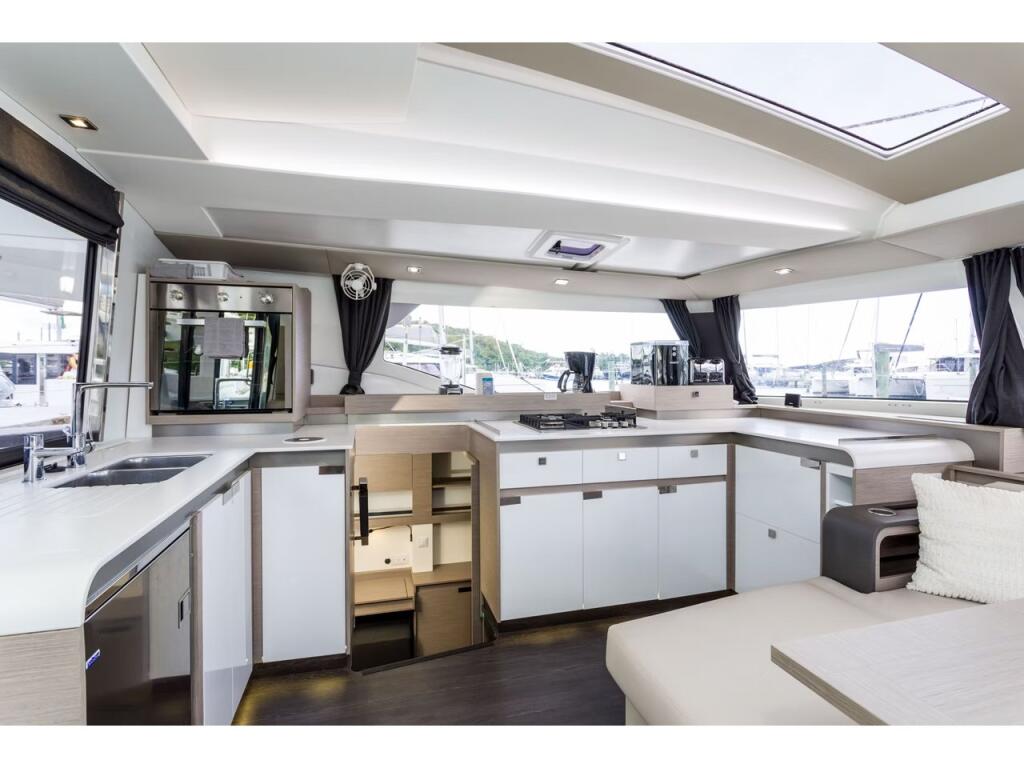 Fountaine Pajot Elba 45 Bikini Bottom