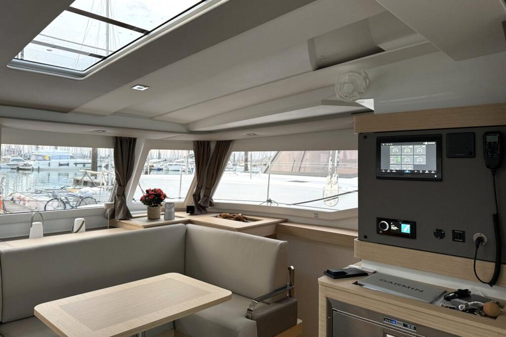 Fountaine Pajot FP 41 Maesto 3 Gin Mar