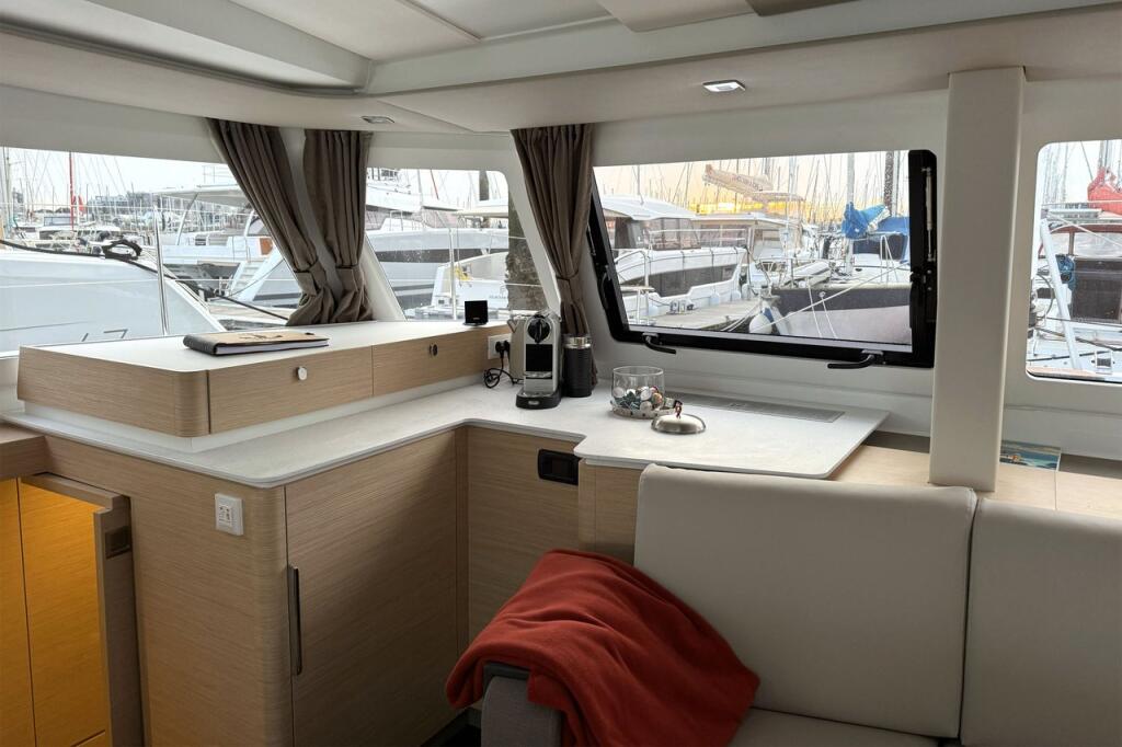 Fountaine Pajot FP 41 Maesto 3 Gin Mar
