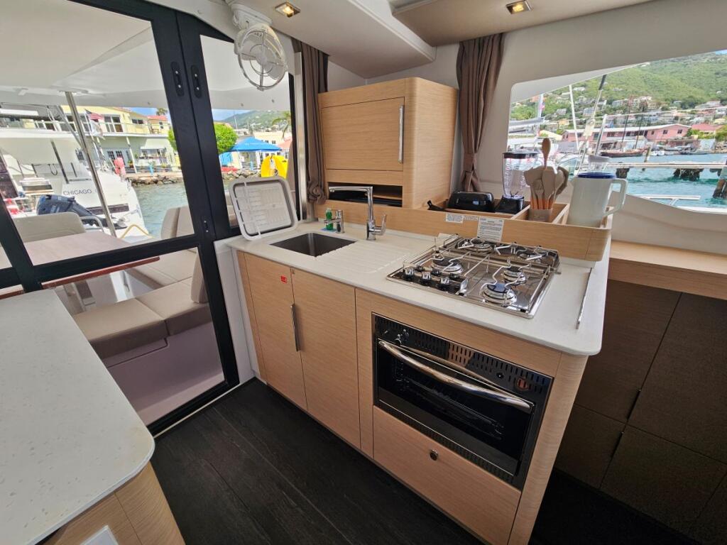 Fountaine Pajot FP 41 Maesto 3 Zefiro