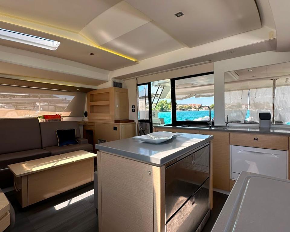 Fountaine Pajot Saba 50 Isabella
