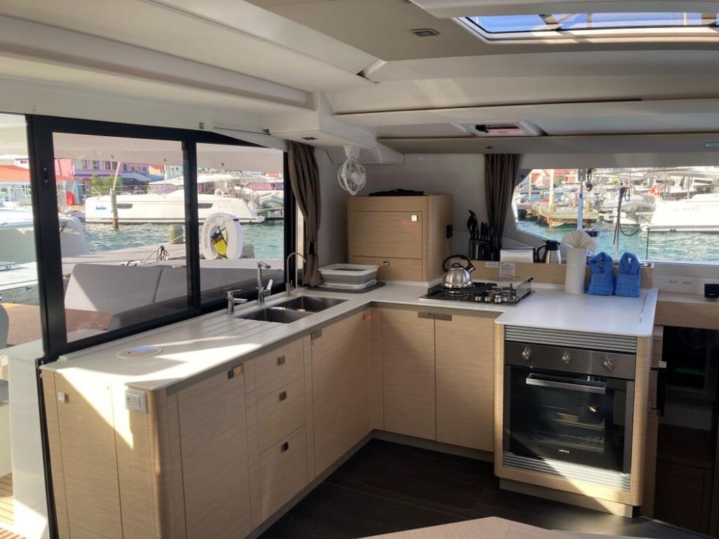 Fountaine Pajot Tanna 47 Maestro Aquaphoria