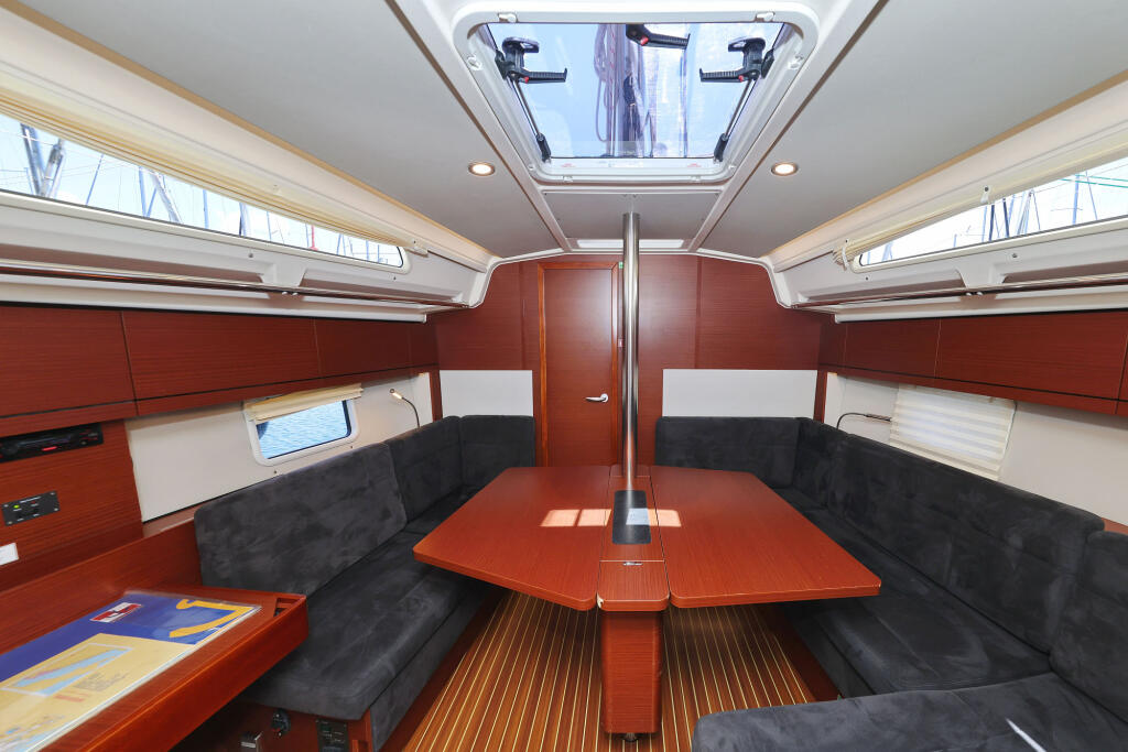 Hanse 388 Whisper