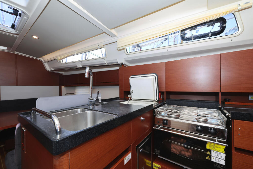 Hanse 388 Whisper