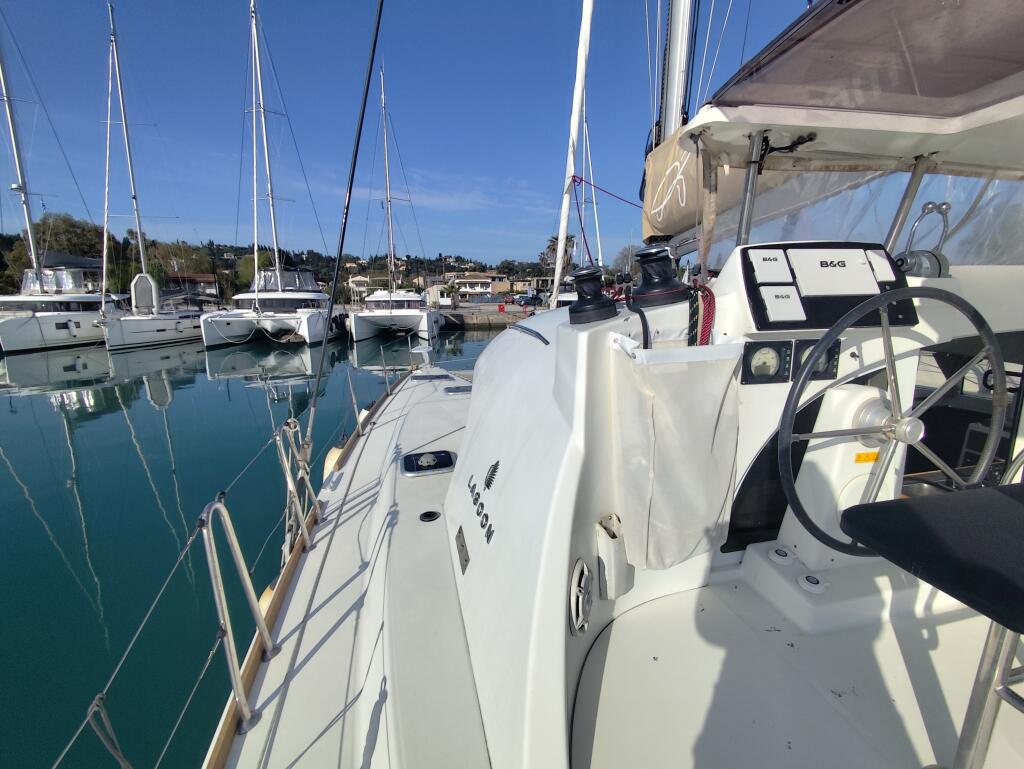 Lagoon 380 Whooper