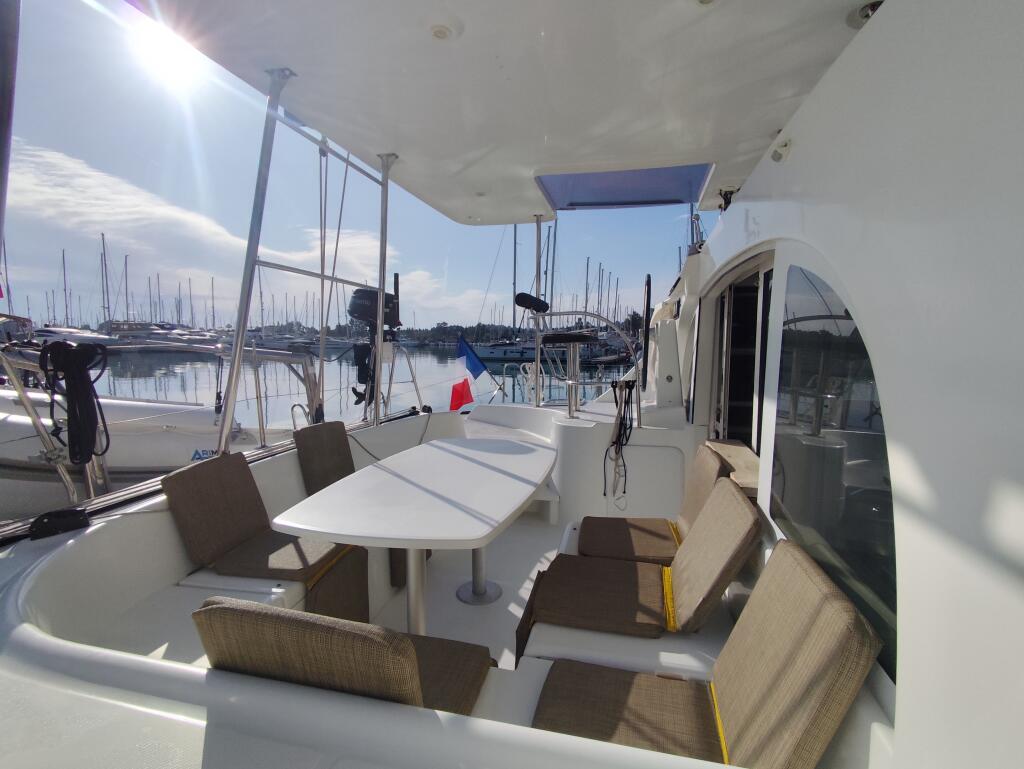 Lagoon 380 Whooper
