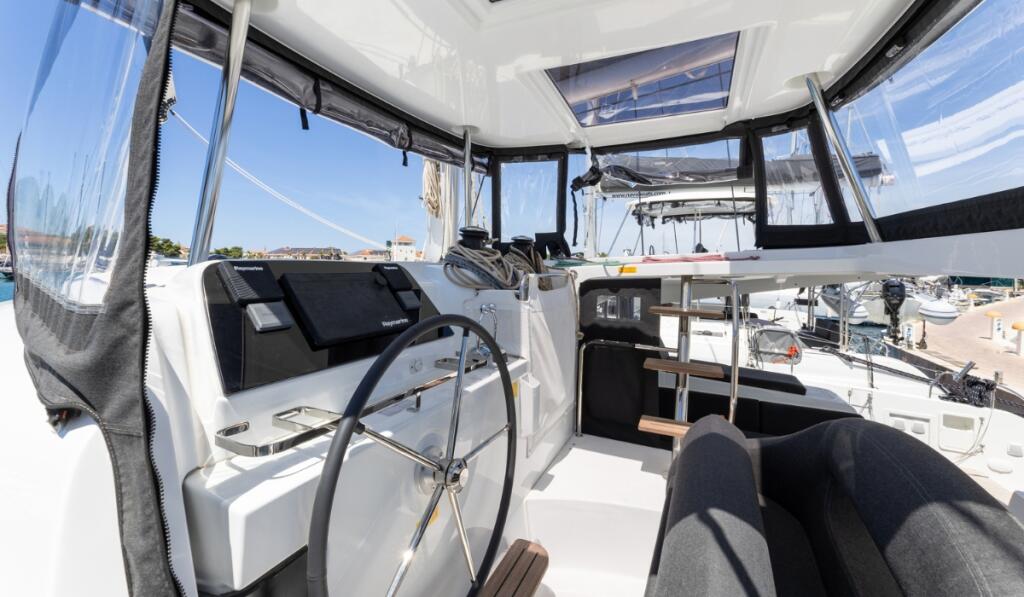 Lagoon 42 Balance 5
