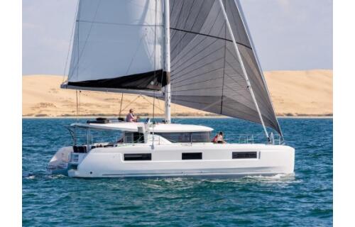 Lagoon 46 FLX