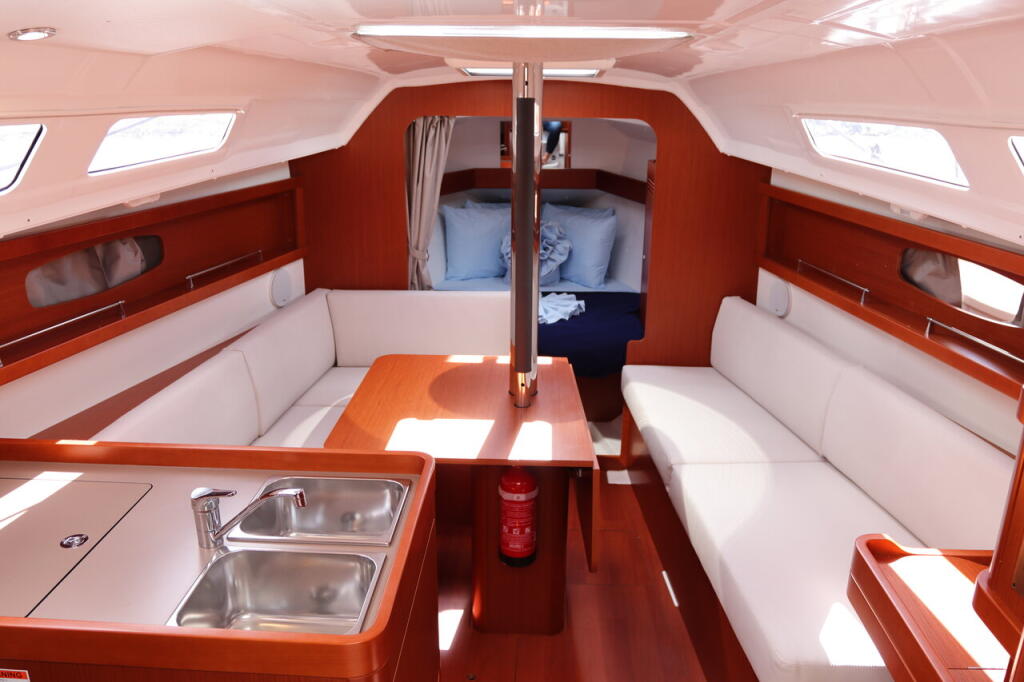 Oceanis 31 Chilli