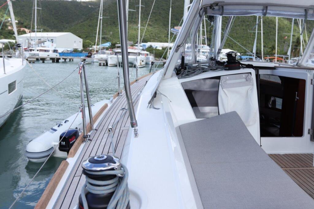 Oceanis 38.1 Arun