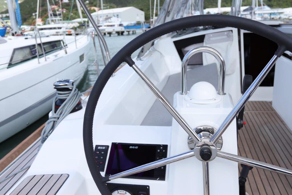 Oceanis 38.1 Arun