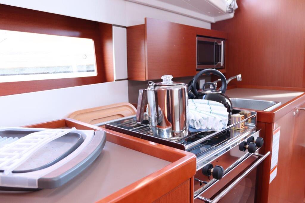 Oceanis 38.1 Arun