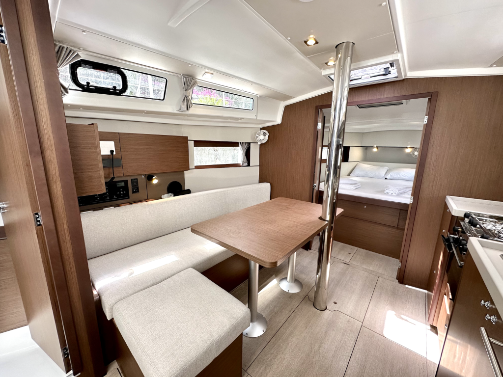 Oceanis 38.1 Sail Pride