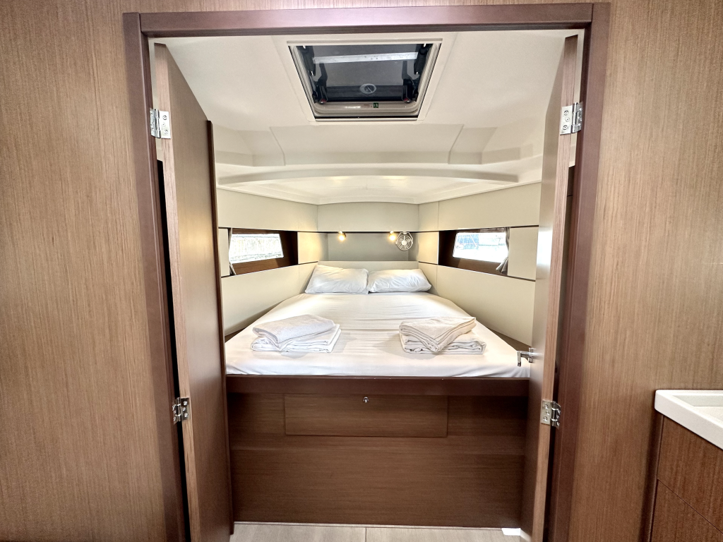 Oceanis 38.1 Sail Pride