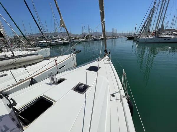 Oceanis 41.1 Black Lion