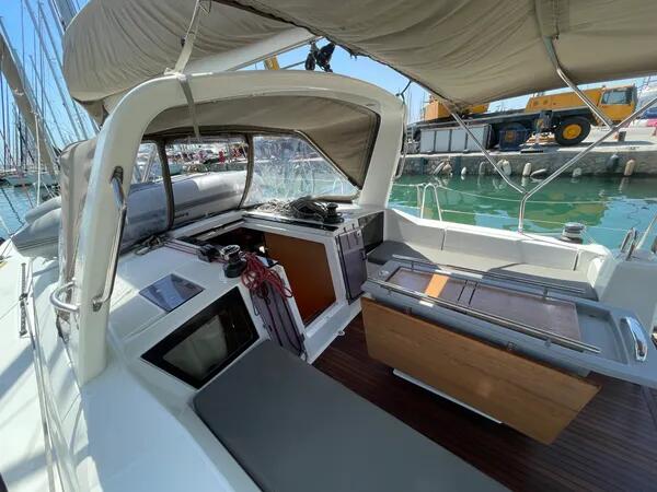 Oceanis 41.1 Black Lion