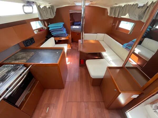 Oceanis 41.1 Black Lion