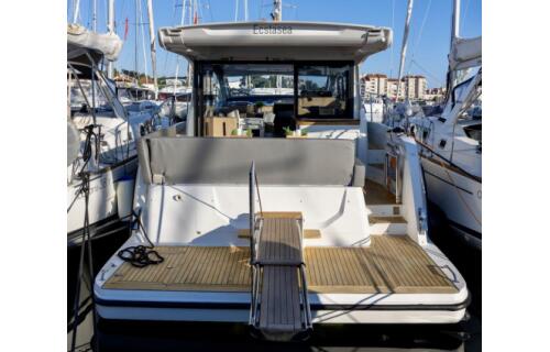 Sealine C390 Ecstasea