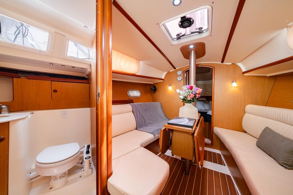 Sun Odyssey 32i Regina IV