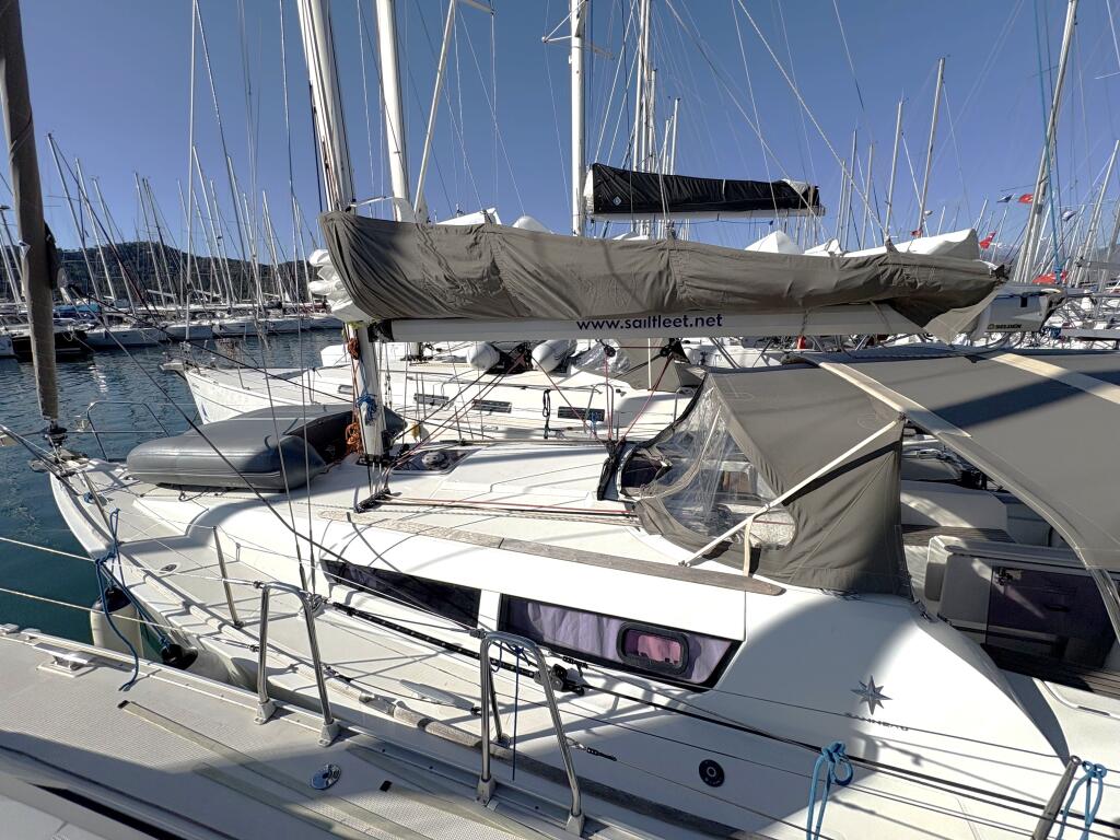 Sun Odyssey 36i Sail Mira