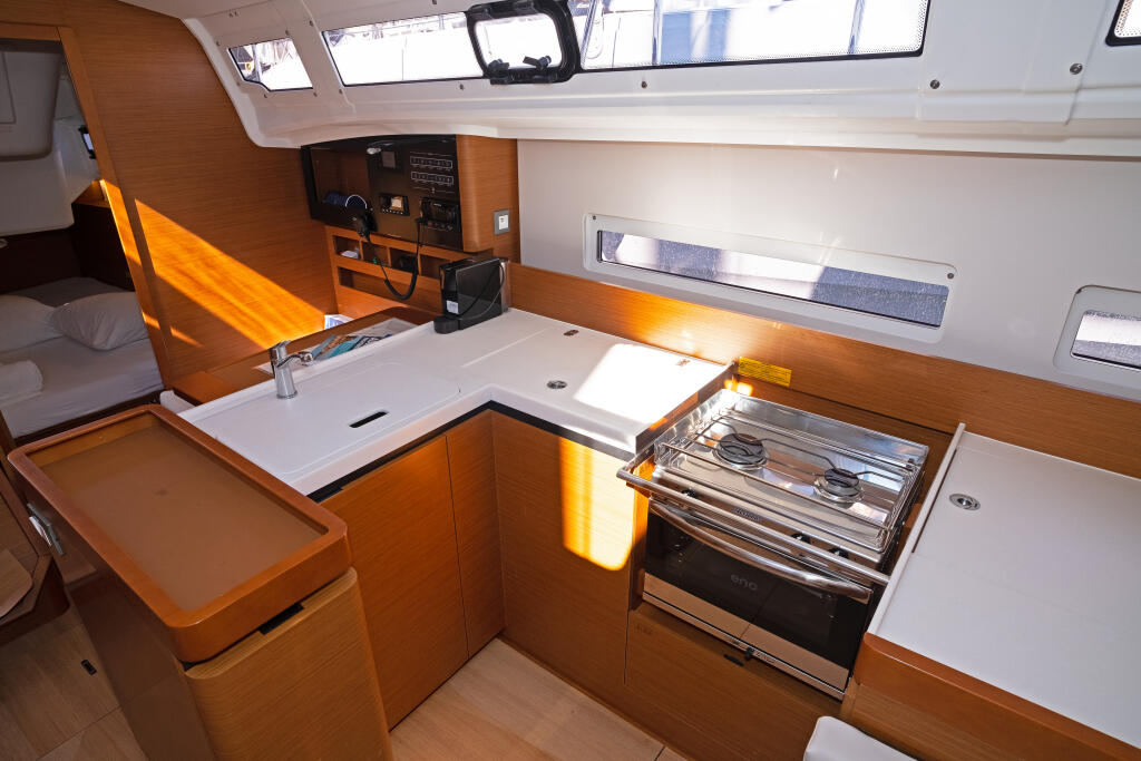 Sun Odyssey 410 Lowe