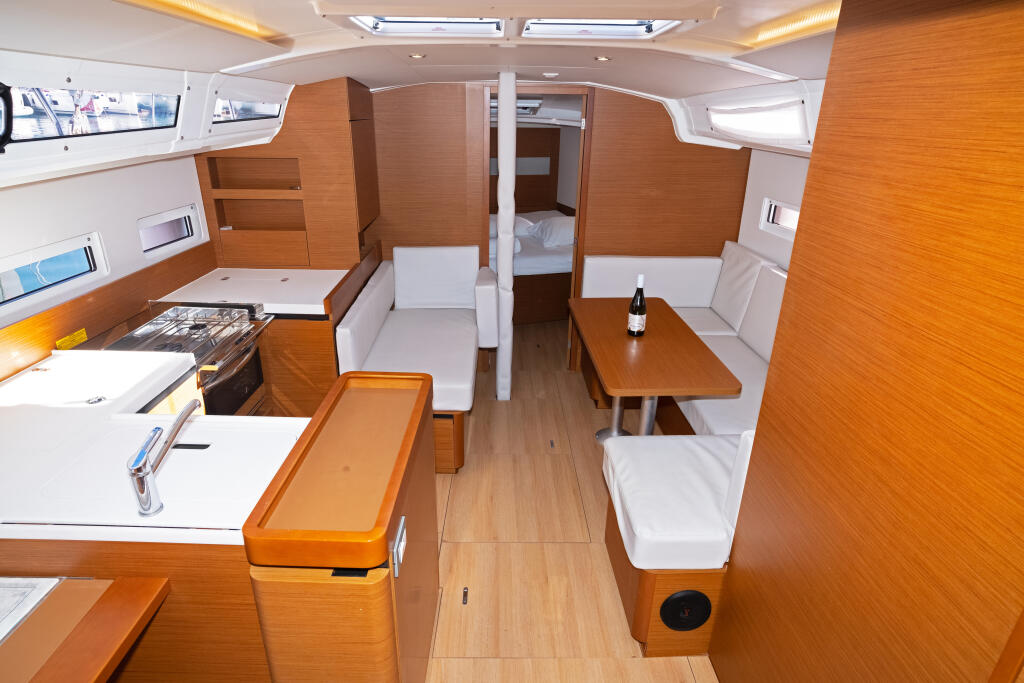 Sun Odyssey 410 Lowe