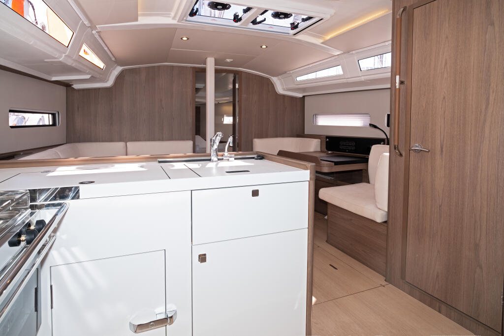 Sun Odyssey 415 Sutivan