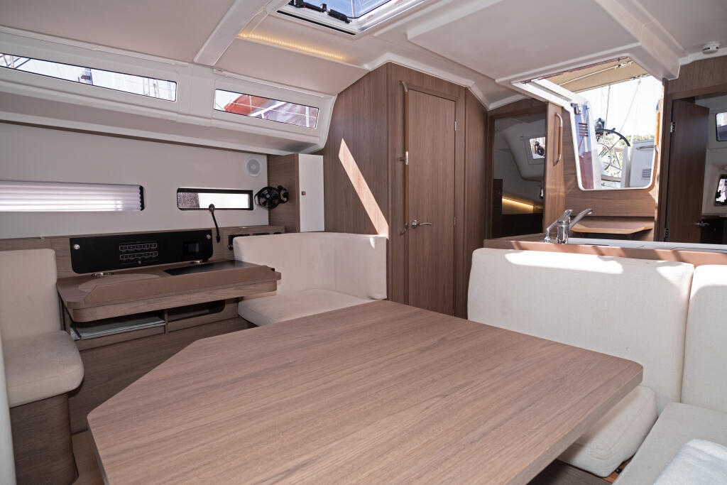 Sun Odyssey 415 Sutivan