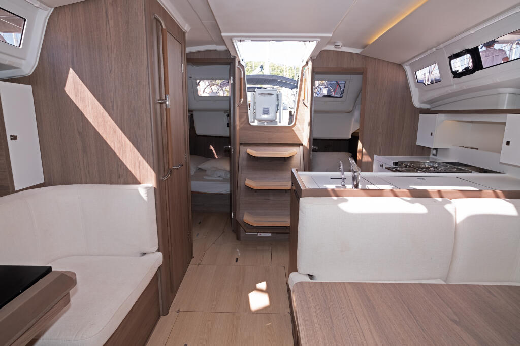 Sun Odyssey 415 Sutivan