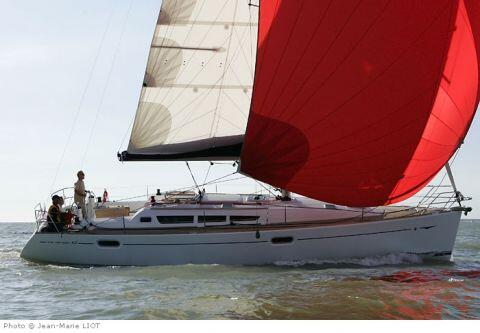 Sun Odyssey 42i Black Pearl