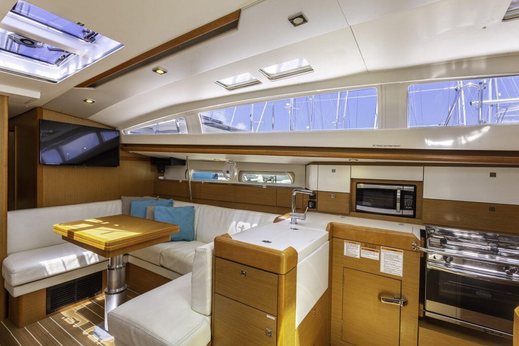 Sun Odyssey 44 DS Sea Wolf
