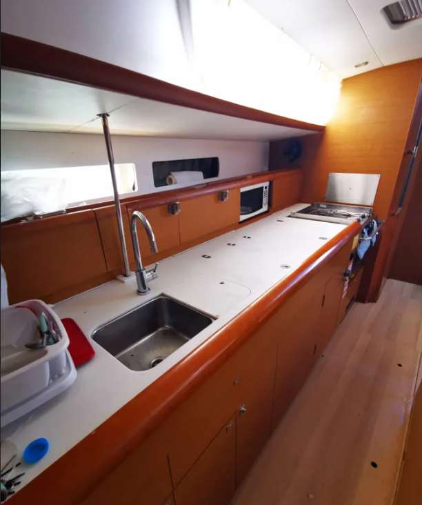 Sun Odyssey 479 Phat Dolphin