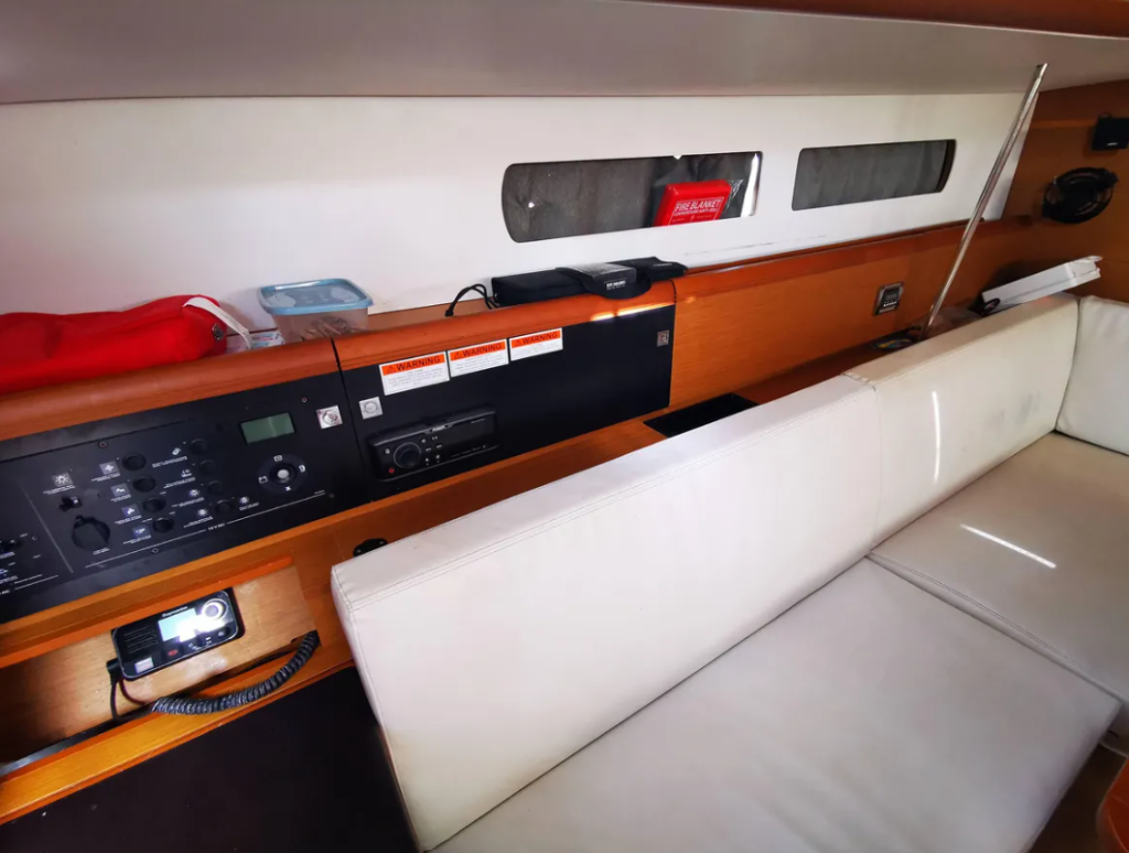 Sun Odyssey 479 Phat Dolphin