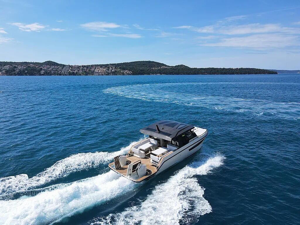 Tesoro T38 Power Cat Lastovo